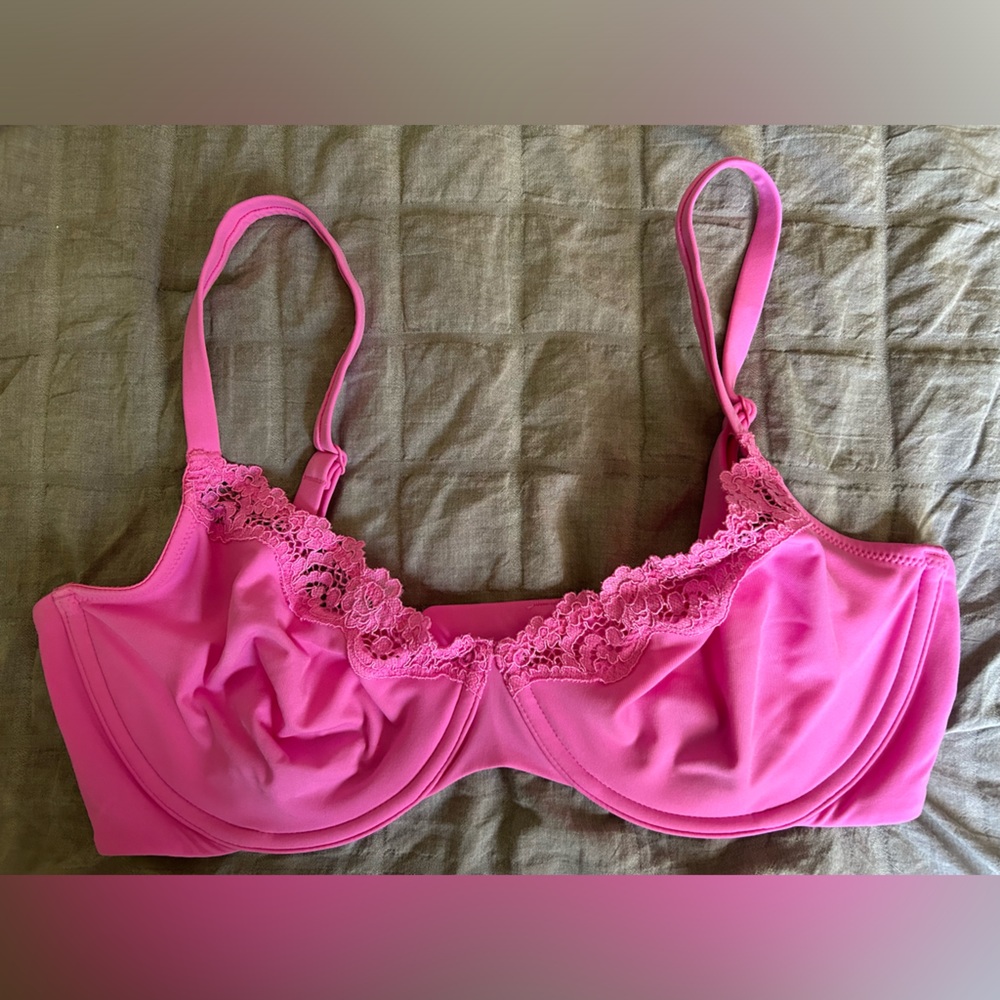 SKIMS Hot Pink Lace Trim Underwire Bra